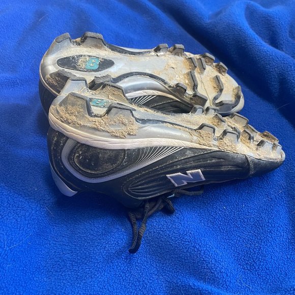 New Balance Women's Softball Cleats - Size 9 | Excellent Condition | $20 - Picture 4 of 5